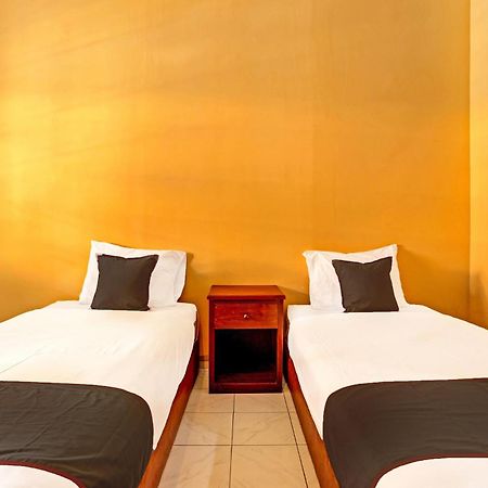 Collection O 91081 New Arena Hotel Kuta  Exterior photo