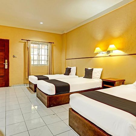 Collection O 91081 New Arena Hotel Kuta  Exterior photo