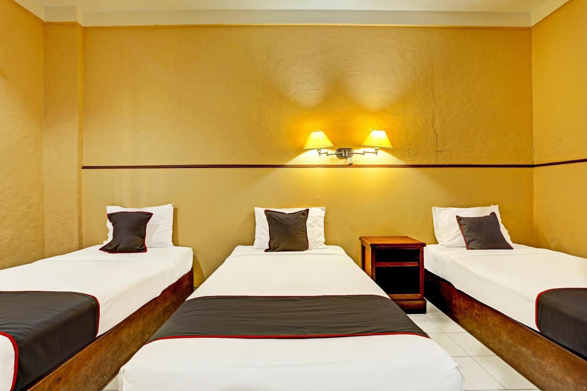 Collection O 91081 New Arena Hotel Kuta  Exterior photo