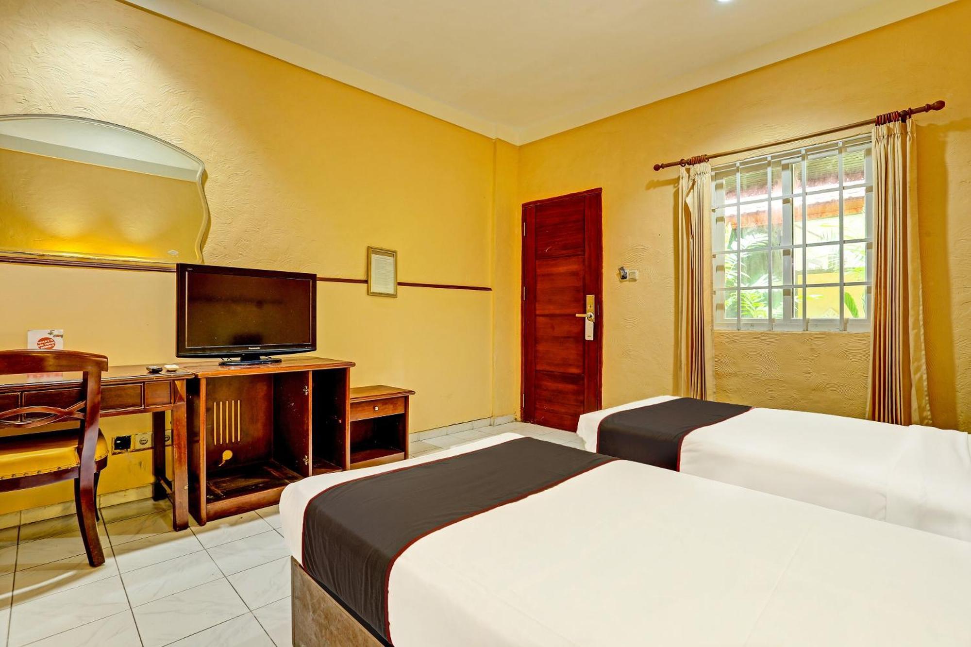 Collection O 91081 New Arena Hotel Kuta  Exterior photo
