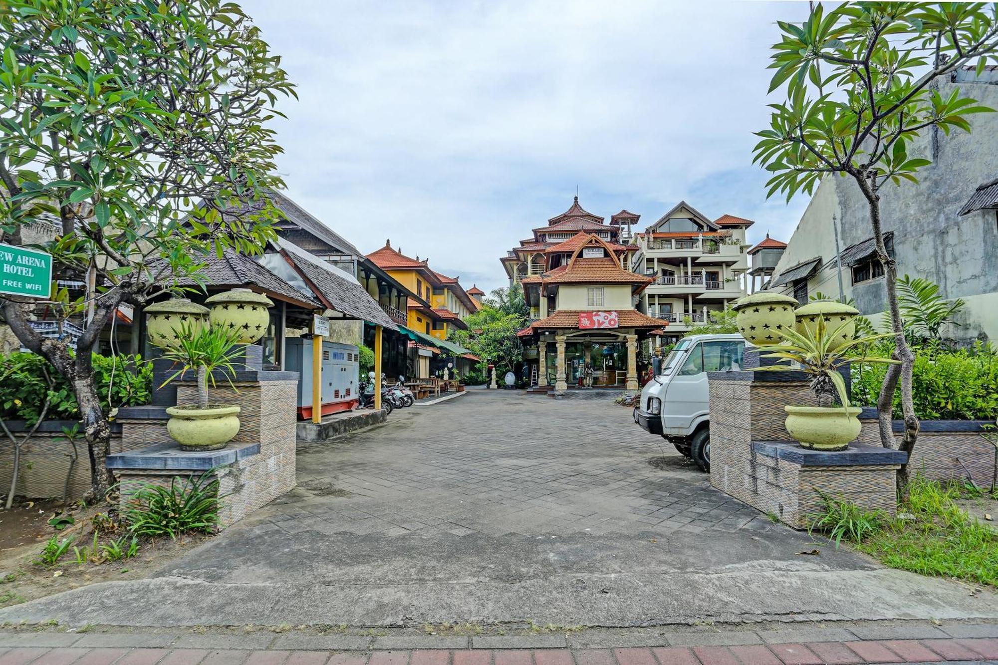 Collection O 91081 New Arena Hotel Kuta  Exterior photo